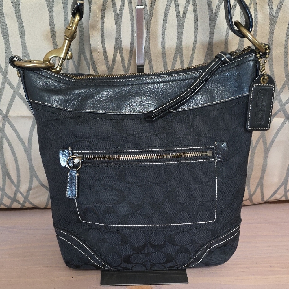 Coach Vintige 2006 Black Leather and Canvas Shoulder Bag EUC